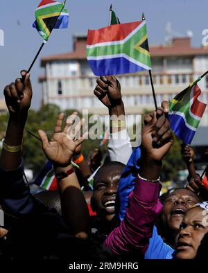 (140524) -- PRETORIA, 24 maggio 2014 (Xinhua) -- la gente partecipa alla cerimonia di inaugurazione del presidente sudafricano Jacob Zuma a Pretoria, Sudafrica, 24 maggio 2014. Migliaia di persone provenienti da tutti i ceti sociali si sono riunite nel palazzo sindacale del Sudafrica per assistere all'inaugurazione del presidente Jacob Zuma sabato. (Xinhua/li Qihua) (bxq) SUDAFRICA-INAUGURAZIONE-ZUMA PUBLICATIONxNOTxINxCHN Pretoria 24 maggio 2014 celebrità di XINHUA partecipano alla cerimonia di inaugurazione del presidente sudafricano Jacob Zuma a Pretoria 24 maggio 2014 migliaia di celebrità di tutti i ceti sociali convergono Foto Stock