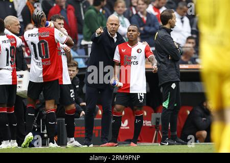 ROTTERDAM - (LR) Yankuba Minteh di Feyenoord, Calvin Stengs di Feyenoord, Santiago Gimenez di Feyenoord, allenatore di Feyenoord Arne slot, Igor Paixao di Feyenoord durante la partita di campionato olandese tra Feyenoord e Almere City FC al Feyenoord Stadion de Kuip il 27 agosto 2023 a Rotterdam, Paesi Bassi. ANP MAURICE VAN STONE Foto Stock