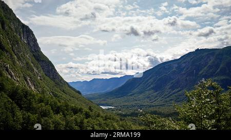 Mountain view in the beautiful Slovenien at summer time Foto Stock