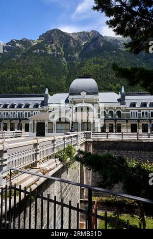 Vista sulla vecchia stazione di Canfranc. Foto Stock