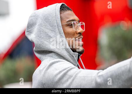 Zandvoort, Paesi Bassi. 24 agosto 2023. CIRCUITO ZANDVOORT, PAESI BASSI - 24 AGOSTO: Anthony Joshua, durante il Gran Premio d'Olanda sul circuito Zandvoort giovedì 24 agosto 2023 a Zandvoort, Paesi Bassi. (Foto di Michael Potts/BSR Agency) credito: BSR Agency/Alamy Live News Foto Stock