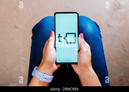 Brasile. 27 agosto 2023. In questa immagine, il logo Talkspace visualizzato su uno smartphone. (Immagine di credito: © Rafael Henrique/SOPA Images via ZUMA Press Wire) SOLO USO EDITORIALE! Non per USO commerciale! Foto Stock