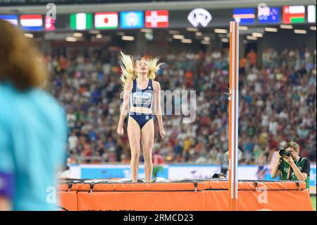 Budapest, Ungheria. 27/08/2023, Elena Kulichenko (Cipro) durante la finale di salto in alto durante i campionati mondiali di atletica leggera 2023 presso il Centro Nazionale di atletica di Budapest, Ungheria. (Sven Beyrich/SPP) credito: SPP Sport Press Photo. /Alamy Live News Foto Stock