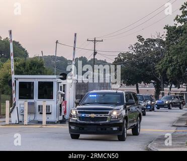 ATLANTA, GA – 24 agosto 2023: Il corteo dell’ex presidente Donald J. Trump lascia la prigione della contea di Fulton. Foto Stock