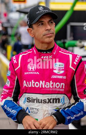 Madison, Illinois, USA. 27 agosto 2023. Il pilota della INDYCAR Series, HELIO CASTRONEVES (06) di San Paolo, Brasile, si prepara alla qualità per il Bommarito Automotive Group 500 al World Wide Technology Raceway di Madison, Illinois, USA. (Immagine di credito: © Walter G Arce Sr Grindstone medi/ASP) SOLO USO EDITORIALE! Non per USO commerciale! Foto Stock