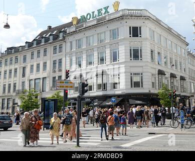 La strada pedonale di Strøget e Kongens Nytorv a Copenaghen, Danimarca. Foto Stock