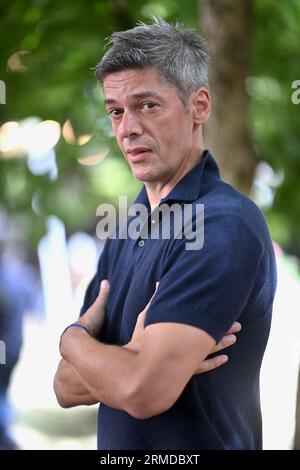 Angouleme, Francia. 26 agosto 2023. Samuel Jouy partecipa al Flo Photocall come parte del 6th Angouleme Film Festival il 26 agosto 2023 ad Angouleme, Francia. Foto di Franck Castel/ABACAPRESS.COM Credit: Abaca Press/Alamy Live News Foto Stock