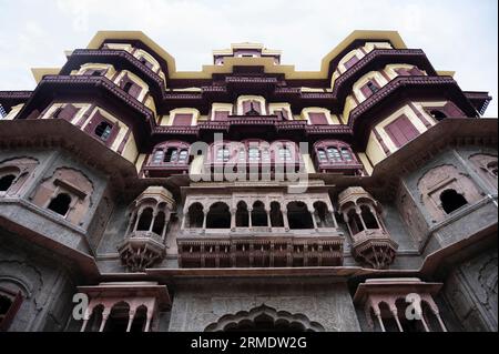 Rajwada o Holkar Palace. Una delle strutture più antiche, iniziata nel 1747 da Malhar Rao Holkar, Indore, Madhya Pradesh, India Foto Stock