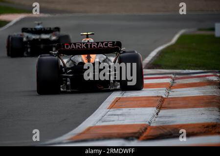 Zandvoort, Paesi Bassi. 28 agosto 2023. CIRCUITO ZANDVOORT, PAESI BASSI - AGOSTO 27: Lando Norris, McLaren F1 MCL60 durante il Gran Premio d'Olanda sul circuito Zandvoort domenica 27 agosto 2023 a Zandvoort, Paesi Bassi. (Foto di Michael Potts/BSR Agency) credito: BSR Agency/Alamy Live News Foto Stock