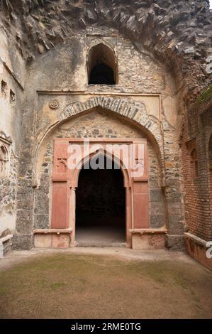 Rovine del Gada Shah's Shop, situato a Mandu, Madhya Pradesh, India Foto Stock