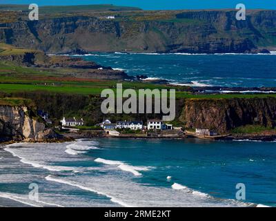 Portbradden Hamlet, a White Park Bay, contea di Antrim, Irlanda del Nord Foto Stock