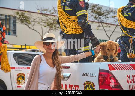 Lima, Perù - 29 luglio 2023: Riprese ravvicinate della parata militare e civica peruviana per il giorno dell'indipendenza in Av Brasil durante le festività nazionali Foto Stock