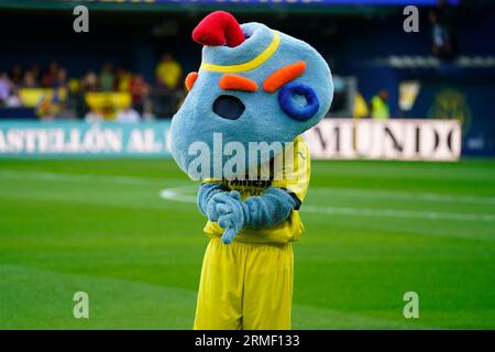 Villarreal, Spagna. 27 agosto 2023. Mascotte del Villarreal CF durante la partita di la Liga tra il Villarreal CF e il FC Barcelona giocata allo Stadio la ceramica il 27 agosto a Villarreal, in Spagna. (Foto di Alex Carreras/PRESSINPHOTO) crediti: PRESSINPHOTO SPORTS AGENCY/Alamy Live News Foto Stock