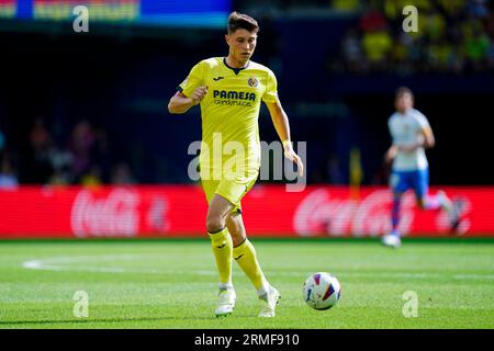 Villarreal, Spagna. 27 agosto 2023. Jorge Cuenca del Villarreal CF durante la partita di la Liga tra il Villarreal CF e il FC Barcelona giocata al la ceramica Stadium il 27 agosto a Villarreal, in Spagna. (Foto di Sergio Ruiz/PRESSINPHOTO) crediti: PRESSINPHOTO SPORTS AGENCY/Alamy Live News Foto Stock