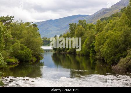 Il fiume Glen Affric a Glen Affric Foto Stock