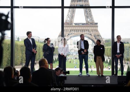 Parigi, Francia. 28 agosto 2023. Rappresentanti eletti delle regioni di Ile-de-France e Senna Saint Denis e del Consiglio comunale di Parigi, che hanno partecipato alla conferenza stampa un anno prima dei Giochi Paralimpici, a Parigi il 28 agosto 2023, foto di Florian Poitout/ABACAPRESS.COM Credit: Abaca Press/Alamy Live News Foto Stock