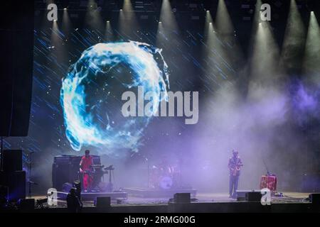 La cometa è in arrivo durante un massiccio temporale sul Mountain Stage al Green Man Festival in Galles, Regno Unito, agosto 2023. Foto: Rob Watkins Foto Stock