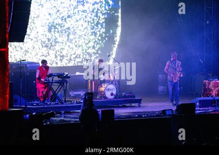 La cometa è in arrivo durante un massiccio temporale sul Mountain Stage al Green Man Festival in Galles, Regno Unito, agosto 2023. Foto: Rob Watkins Foto Stock