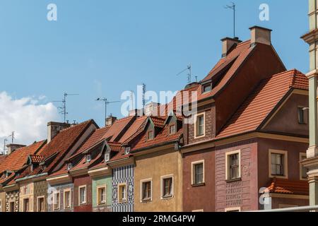 Case dei mercanti nella Old Market Square di Poznan Foto Stock