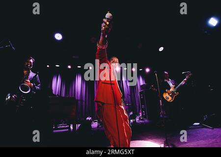 BARCELLONA - 17 agosto: I Lee Fields and the Expressions (soul band) si esibiscono sul palco di Apolo il 17 agosto 2023. Foto Stock