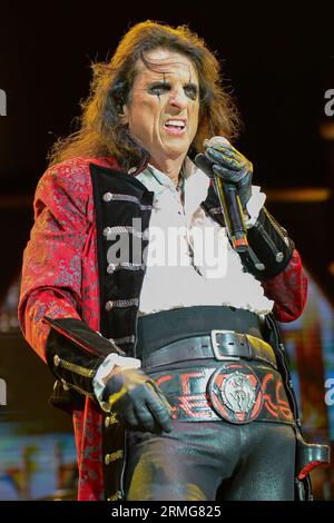 West Palm Beach, Stati Uniti. 27 agosto 2023. WEST PALM BEACH FL - agosto 27 Alice Cooper si esibisce all'iThink Financial Amphitheater di West Palm Beach, Florida il 27 agosto 2023. (Foto di Rick Munroe/Sipa USA) credito: SIPA USA/Alamy Live News Foto Stock