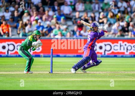 LONDRA, REGNO UNITO. 27 agosto, 23. Bess Heath of Northern Supercharges (sinistra) in azione durante la finale - Southern Brave Women vs Northern Supercharges Women al Lord's Cricket Ground domenica 27 agosto 2023 a LONDRA INGHILTERRA. Crediti: Taka Wu/Alamy Live News Foto Stock