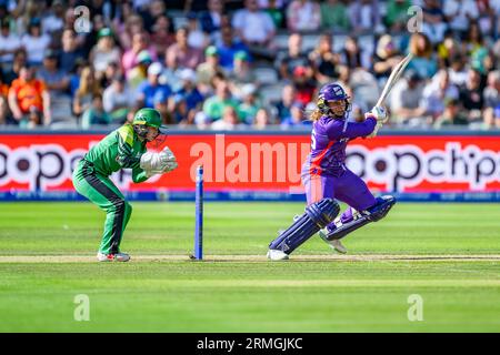 LONDRA, REGNO UNITO. 27 agosto, 23. Bess Heath of Northern Supercharges (sinistra) in azione durante la finale - Southern Brave Women vs Northern Supercharges Women al Lord's Cricket Ground domenica 27 agosto 2023 a LONDRA INGHILTERRA. Crediti: Taka Wu/Alamy Live News Foto Stock