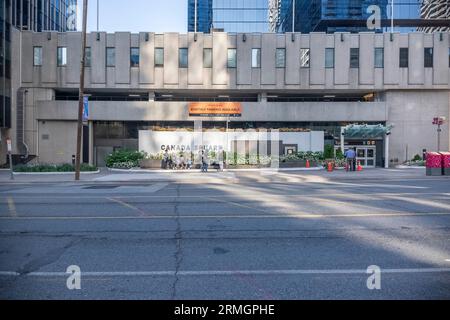 Toronto Ontario, Canada - 28 agosto 2023: TVO a Canada Square sulla linea del picchetto. Foto Stock