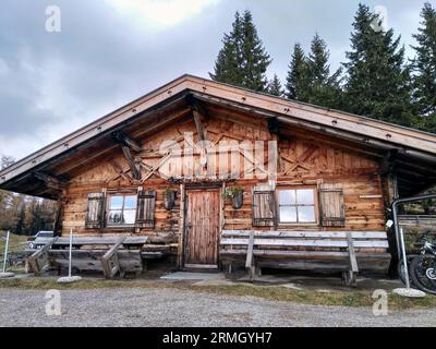 Avelengo, Italia: Tipica capanna alpina in alto Adige Foto Stock