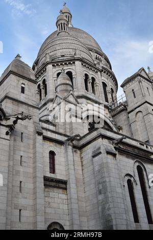 Il lato occidentale del Sacré Coeur de Montmartre, Parigi. Foto Stock