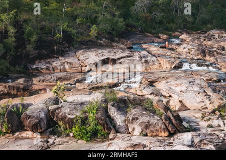 Rio on Pools, una cascata di acqua dolce naturale con piscine nuotabili, situata nella riserva forestale di Mountain Pine Ridge, Belize Foto Stock