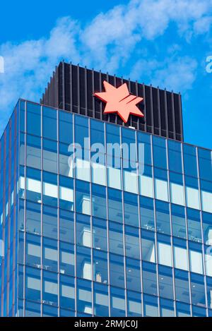 Un cartello con il logo rosso della National Australia Bank (NAB Bank) all'esterno di un edificio a Sydney, nuovo Galles del Sud, Australia Foto Stock