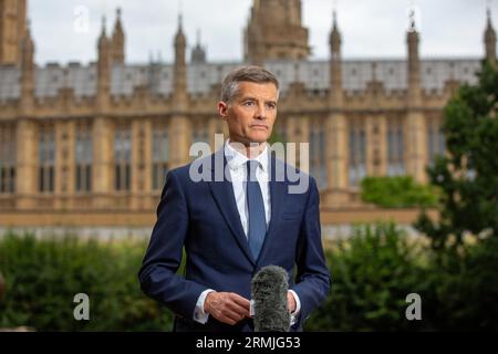 Londra, Inghilterra, Regno Unito. 29 agosto 2023. Il Segretario di Stato per i trasporti MARK HARPER è visto a Westminster mentre appare nelle trasmissioni televisive del mattino. (Immagine di credito: © Tayfun salci/ZUMA Press Wire) SOLO USO EDITORIALE! Non per USO commerciale! Foto Stock