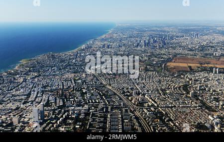 Vista aerea della costa mediterranea da Bat Yam a Tel Aviv settentrionale. Foto Stock