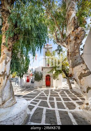 Chiesa di Zoodochos Pigi o Chiesa di Megali Panagia, Piazza Alefkantra, vicoli della città vecchia di Chora, città di Mykonos, Mykonos, Cicladi, Grecia Foto Stock