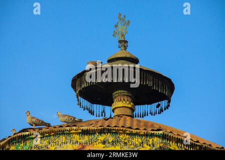 Murales religiosi a Bahir Dar, Etiopia Bahir Dar (amarico: ባሕር ዳር, lett. 'Riva del mare') è la capitale della regione di Amhara, Etiopia. Bahir Dar è acceso Foto Stock