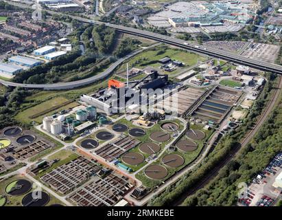 Veduta aerea della centrale elettrica di Blackburn Meadows a Tinsley (area di Sheffield Rotherham) e di vari lavori di trattamento delle acque. E dell'autostrada M1 Foto Stock