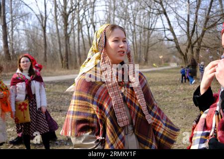 L'equinozio di vernal: La tradizione bielorussa di chiamare la primavera. Hukannie Viasny Foto Stock