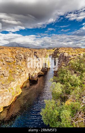 Parco nazionale di Thingvellir - famosa area dell'Islanda proprio sul punto in cui si incontrano le placche tettoniche atlantiche Foto Stock