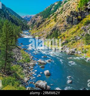 Madison nel fiume beartrap canyon di lee metcalf deserto vicino a norris, montana Foto Stock