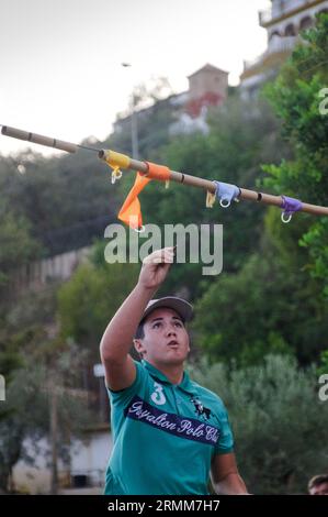 Cintas de Cabello - corsa dei nastri a cavallo nel pueblo di montagna di Comares, Malaga, Span Foto Stock