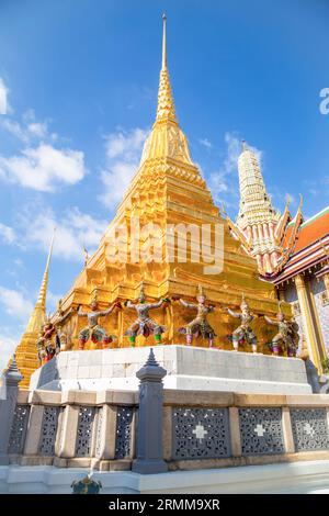 Il Wat Phra Kaew, il Tempio del Buddha di Smeraldo di Bangkok, Tailandia. Foto Stock