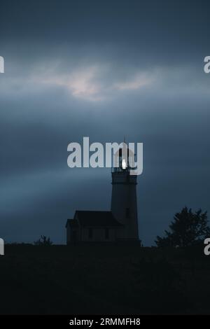 Crepuscolo al faro di Cape Blanco Foto Stock