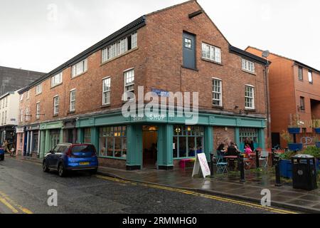 Cottage dei tessitori Tib Street Northern Quarter, Manchester, Regno Unito, con porta, paranco e negozio di telai. Foto Stock