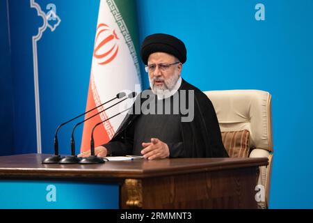 Teheran, Iran. 29 agosto 2023. Il presidente iraniano Ebrahim Raisi parla durante una conferenza stampa a Teheran, Iran, martedì 29 agosto 2023. (Foto di Sobhan Farajvan/Pacific Press/Sipa USA) credito: SIPA USA/Alamy Live News Foto Stock