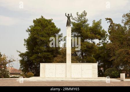 L'eroe Monumento della Vittoria, tributo alle truppe della tessaglia cadute della seconda guerra mondiale Foto Stock