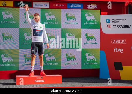 Tarragona, Tarragona, Spagna. 29 agosto 2023. Remco Evenepoel (Soudal Quick-Step) rimane il leader de la Vuelta a EspaÃ±a 2023 dopo la quarta tappa, l'ultima in Catalogna, oltre ad essere il miglior giovane. Evenepoel indosserà la maglia rossa durante la quinta tappa. (Immagine di credito: © Marc Asensio Clupes/ZUMA Press Wire) SOLO USO EDITORIALE! Non per USO commerciale! Foto Stock