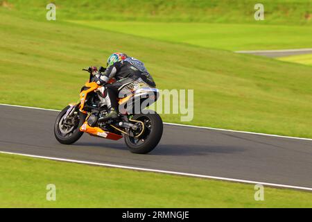 Weekend British Super Bike al Cadwell Park MSV 2023 ABK Beer 0% BMW Motorrad F 900 R Cup Foto Stock