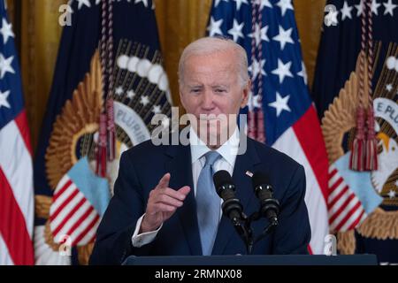 Il presidente degli Stati Uniti Joe Biden fa osservazioni sulla riduzione dei costi sanitari alla Casa Bianca di Washington, DC, 29 agosto 2023. Credito: Chris Kleponis/CNP /MediaPunch Foto Stock