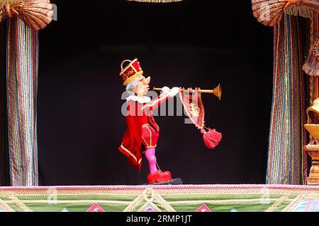 Spettacolo di marionette punch & Judy presso le alture di Abraham a Matlock, Derbyshire, Regno Unito Foto Stock